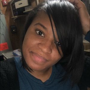 Meet your Posher, Jenea